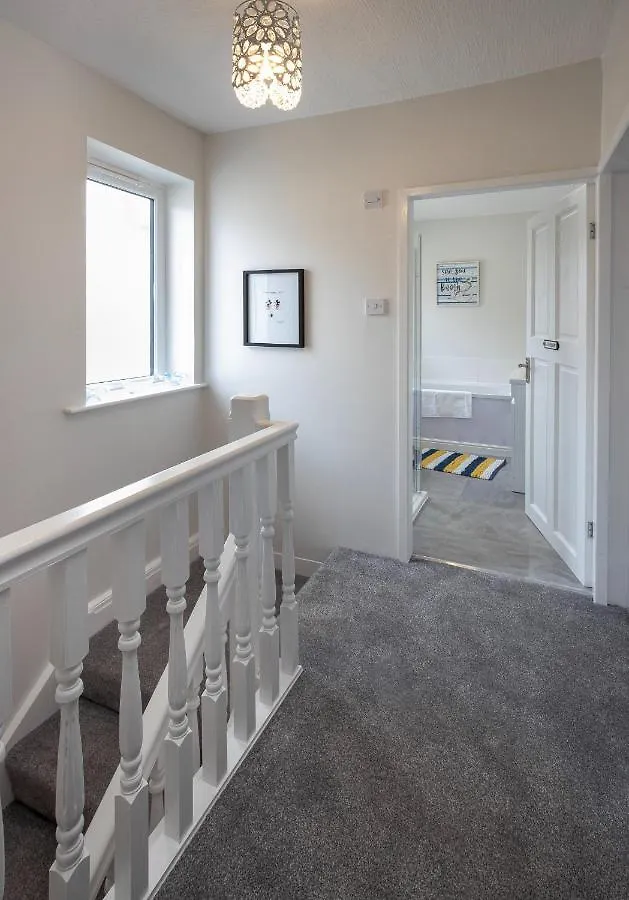 Fantastic! Family Home: Free Parking Blackpool 0*,