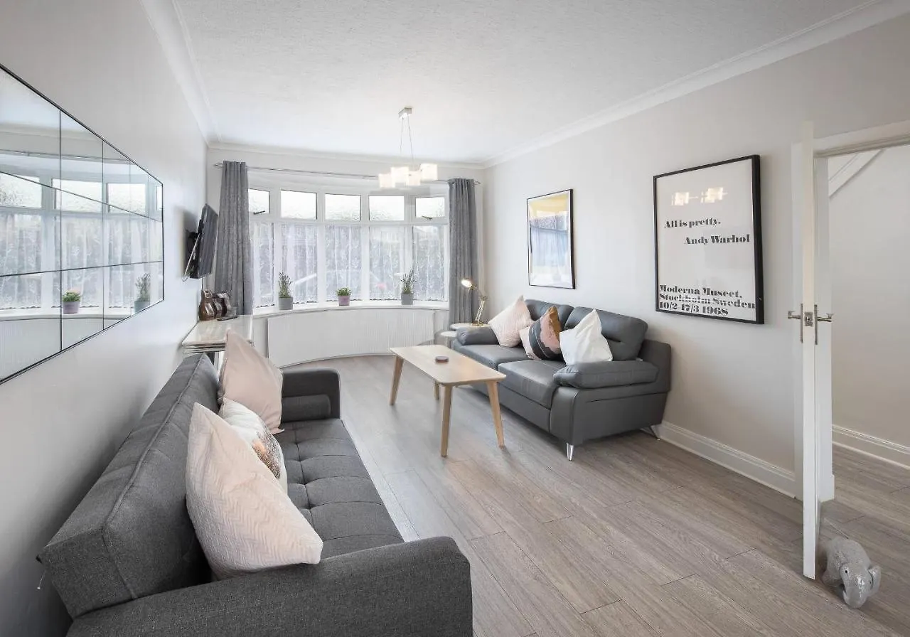 Fantastic! Family Home: Free Parking Blackpool Holiday home