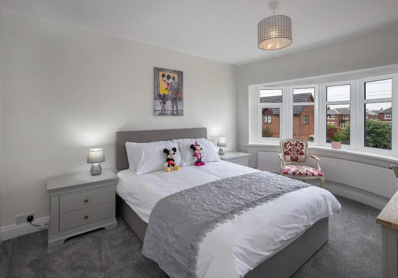 Fantastic! Family Home: Free Parking Blackpool United Kingdom